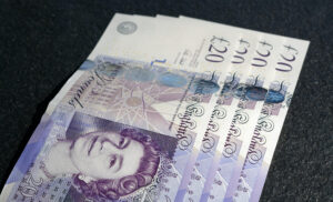 Majority of UK Investors Remain Confident Despite Economic Concerns