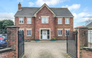 Detached Properties Outperform Flats with 20% Higher Returns in a Decade