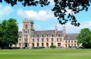University Introduces UK’s First Degree for Letting Agents