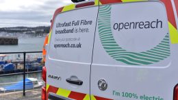 Labour considers forcing landlords to approve broadband installation requests