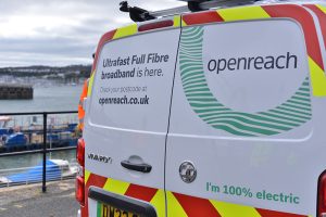 Labour considers forcing landlords to approve broadband installation requests
