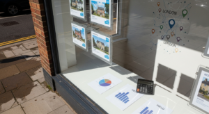 Fleet says London yields rise as North-South gap narrows